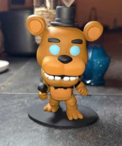 Figurine fan art inspirée de Freddy de Five Nights at Freddy’s – création non officielle